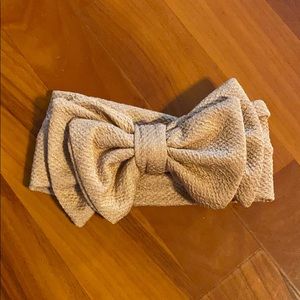 Infant headband with large bow- light brown